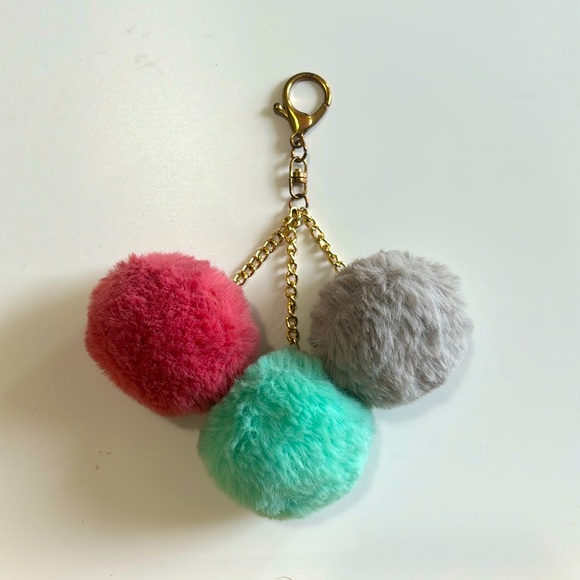 🔥FREE with purchase Key chain pom poms pink, teal, grey - Picture 1 of 4